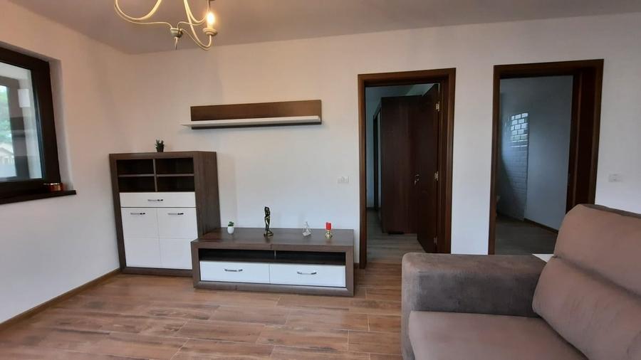 Casă cu 2 camere cu Teren 795 Mp în Regie