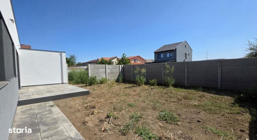 Casă cu 3 camere în Dumbrăvița