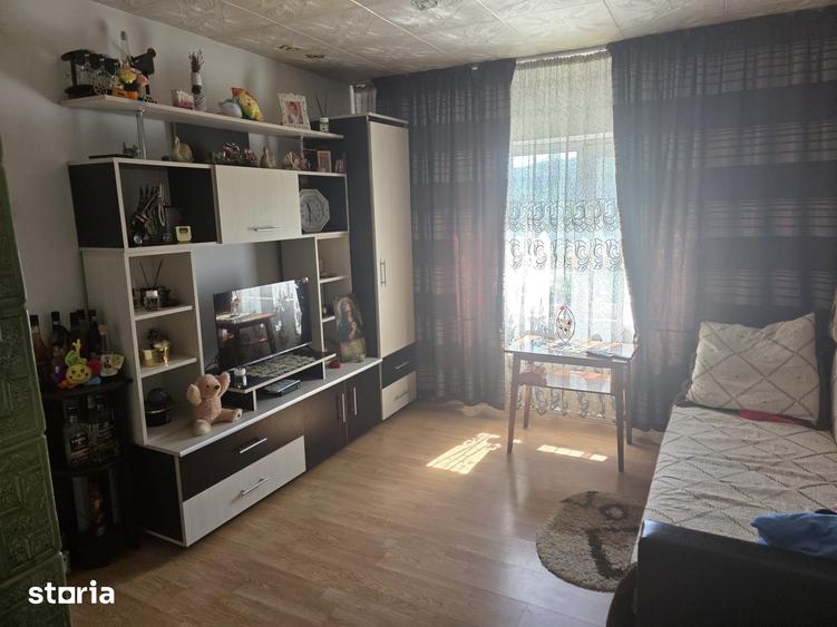 Casă cu 2 camere cu Teren 1300 Mp în Davidești
