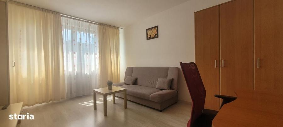 Apartament cu 2 camere decomandat în Eroii Revoluției