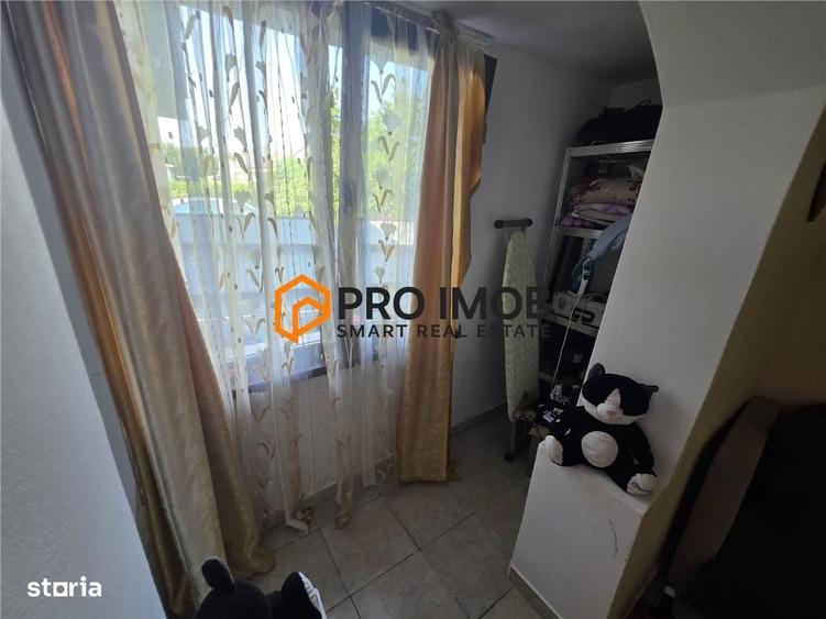 Casă cu 4 camere decomandat cu Teren 913 Mp în Vânători