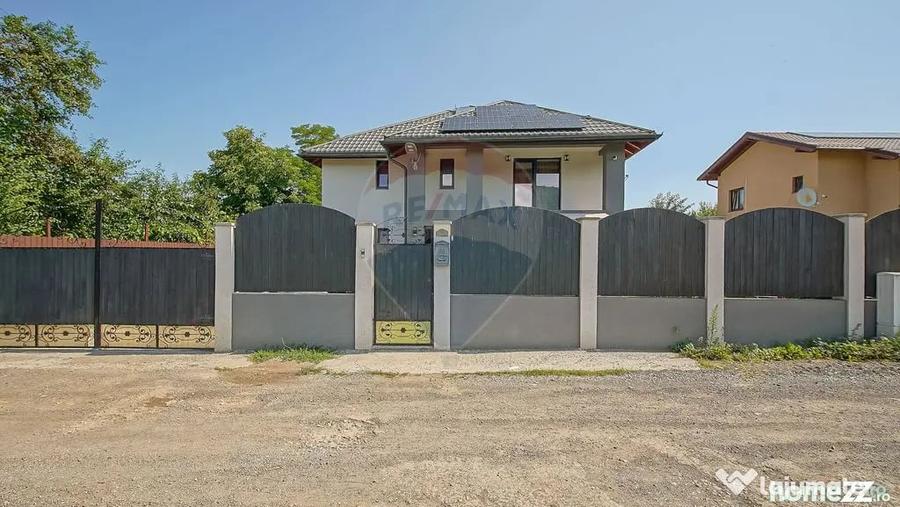 Casă cu 4 camere cu Teren 605 Mp în Central