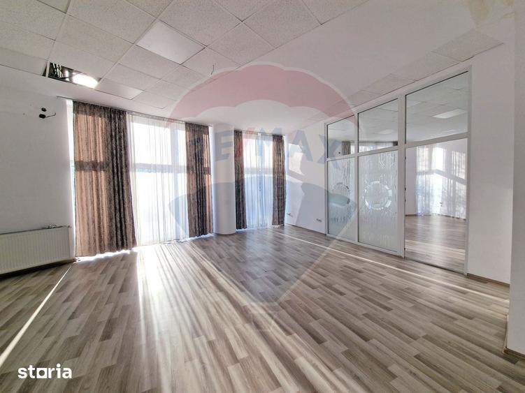 Spa?iu de inchiriat 405 mp | Parcare | Zona Vitan Dristor Sector 3 - 12