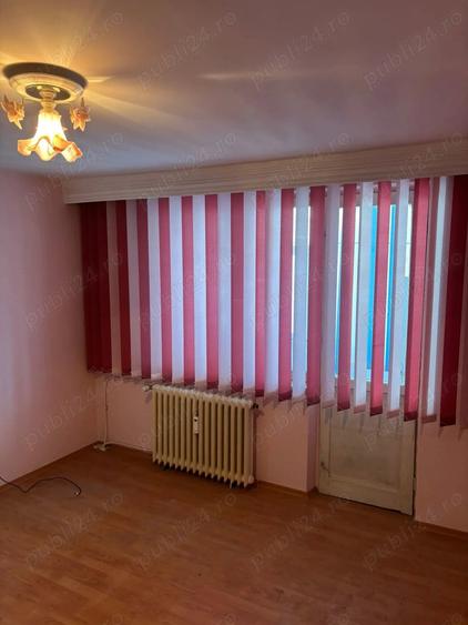 Apartament cu 3 camere decomandat în Dărmănești