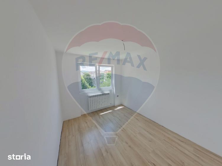 Apartament cu 4 camere decomandat în Central