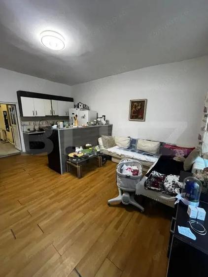 Apartament cu 4 camere semidecomandat, mobilat în Ultracentral