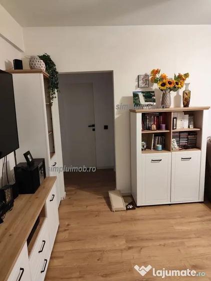 Apartament cu 3 camere semidecomandat în 1 Decembrie 1918