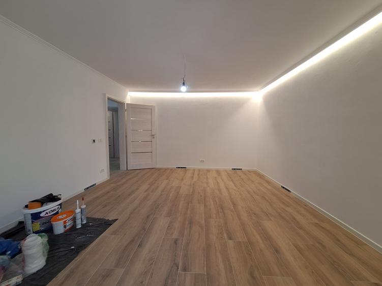 Apartament cu 3 camere decomandat în Dâmbovița