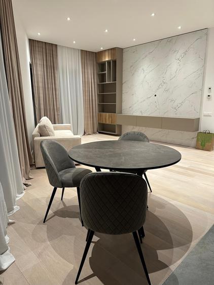 Apartament cu 3 camere decomandat, mobilat în Barbu Văcărescu