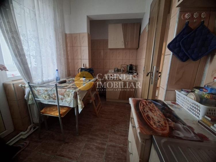 Apartament cu 4 camere decomandat, mobilat în Mircea cel Bătrân