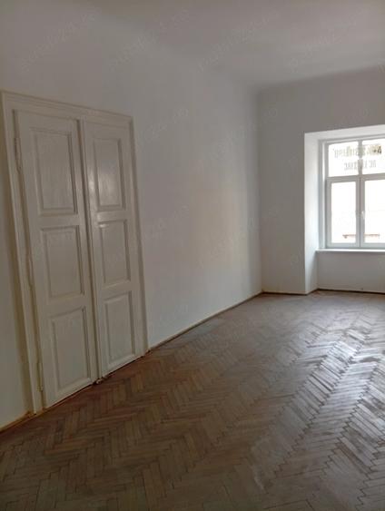 Apartament cu 2 camere nedecomandat în Central