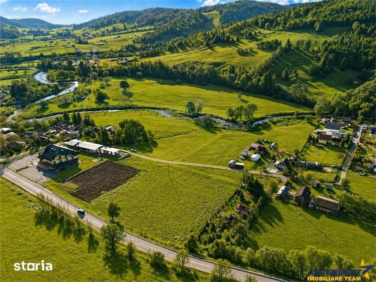 Teren de 3100 mp, în Poian