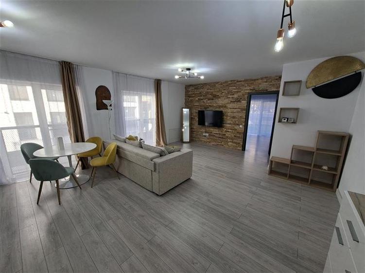 Apartament cu 3 camere circular, mobilat în Iris