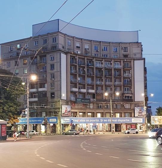 Apartament cu 2 camere decomandat în Victoriei