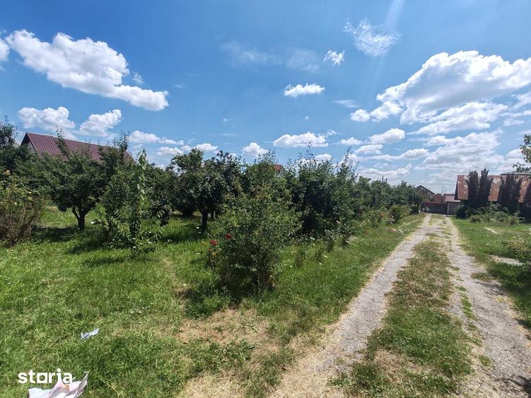 Teren de 700 mp, în Prundu