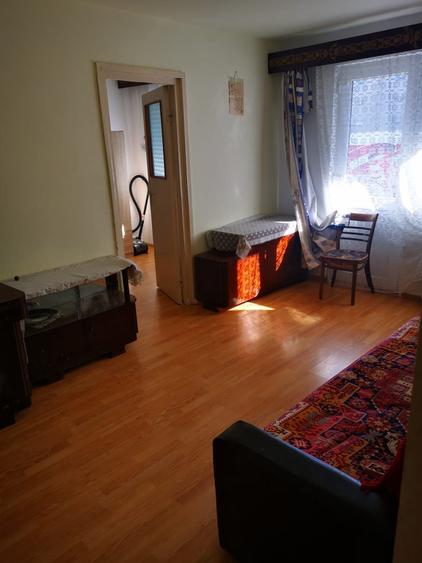 Apartament cu 2 camere nedecomandat în Central