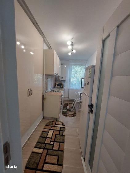 Apartament cu 2 camere decomandat, mobilat în Central