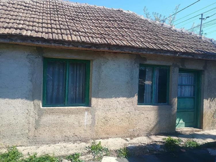 Casă cu Teren 300 Mp în Amara