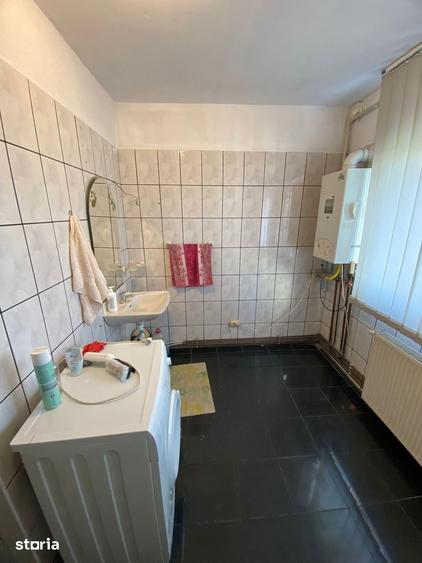 Apartament cu 3 camere decomandat în Între Lacuri