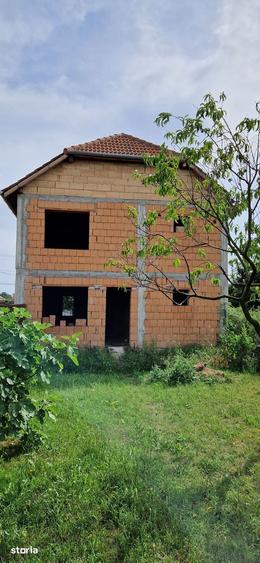 Casă cu 5 camere cu Teren 600 Mp în Sânnicolau Mic