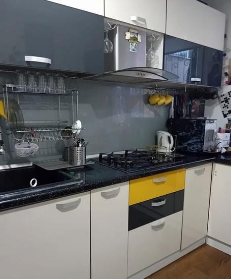 Apartament cu 3 camere semidecomandat, mobilat în Obor