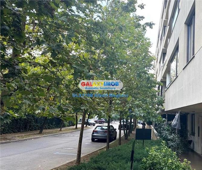Apartament cu 5 camere semidecomandat în Herăstrău