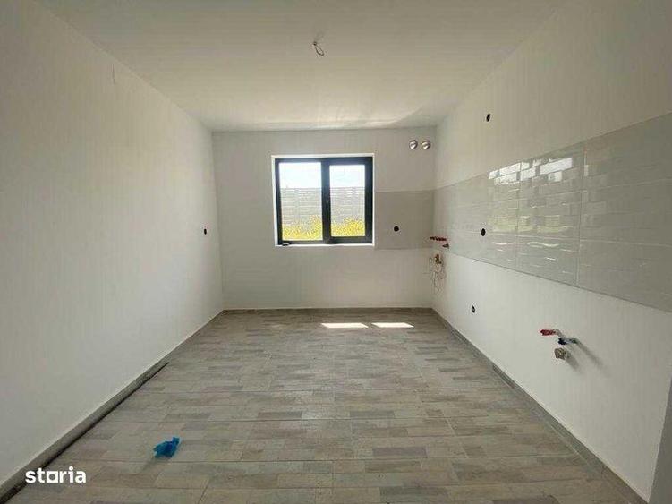 Casă cu 4 camere cu Teren 107 Mp în Dumești