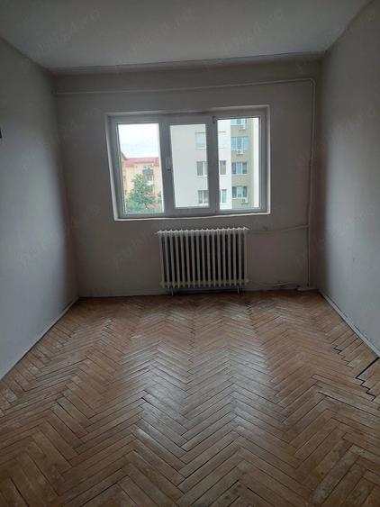 Apartament cu 2 camere semidecomandat în Dâmbovița