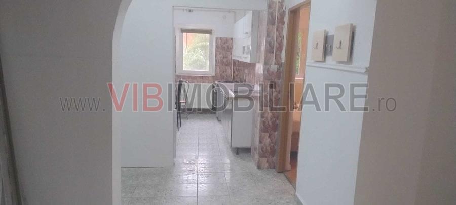 Apartament cu 3 camere decomandat în Lipovei