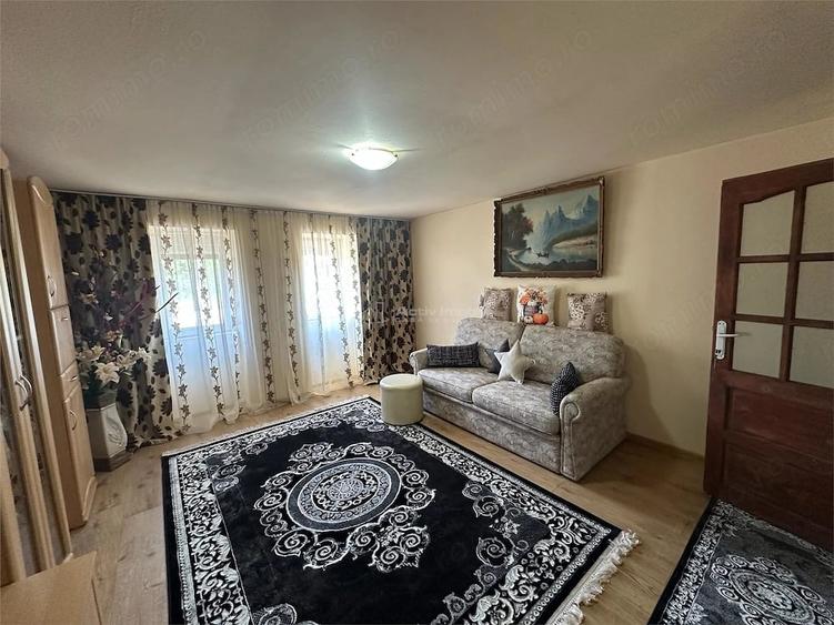 Casă cu 5 camere cu Teren 1500 Mp în Doclin