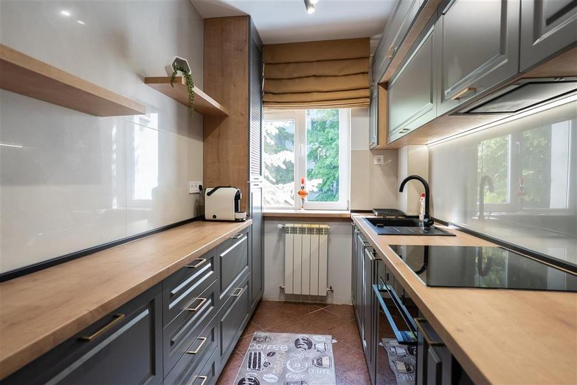 Apartament cu 3 camere semidecomandat, mobilat în Ultracentral