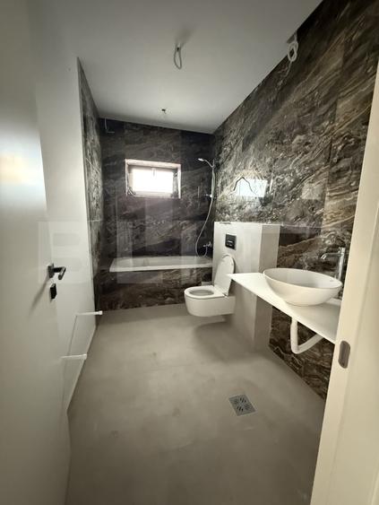 Duplex cu 4 camere cu Canalizare în Aninoasa