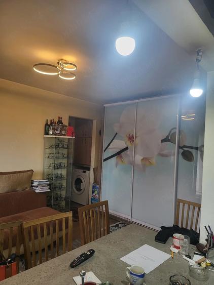 Apartament cu 3 camere semidecomandat în Nord