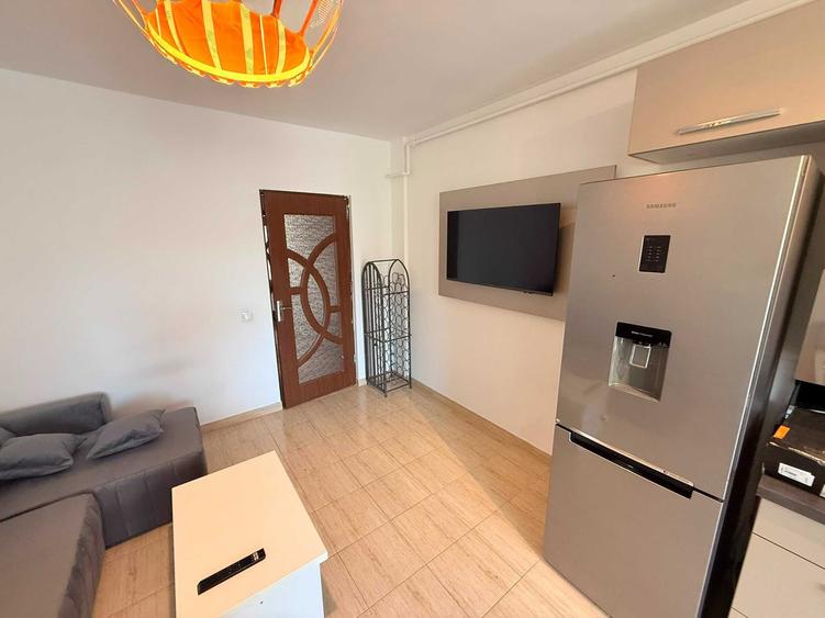 Apartament cu 2 camere semidecomandat, mobilat în Florești
