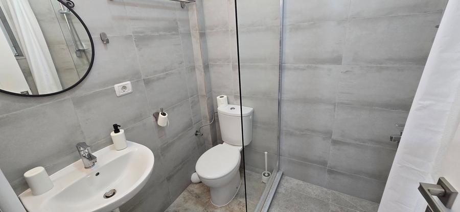 Hotel/Pensiune, de 20 mp, în Est