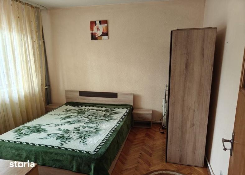 Apartament cu 3 camere, mobilat în Casa de Cultură
