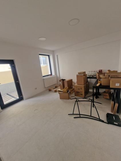 Spațiu comercial, de 16 mp, în Decebal