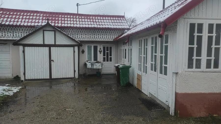 Casă cu 3 camere cu Teren 2400 Mp în Central