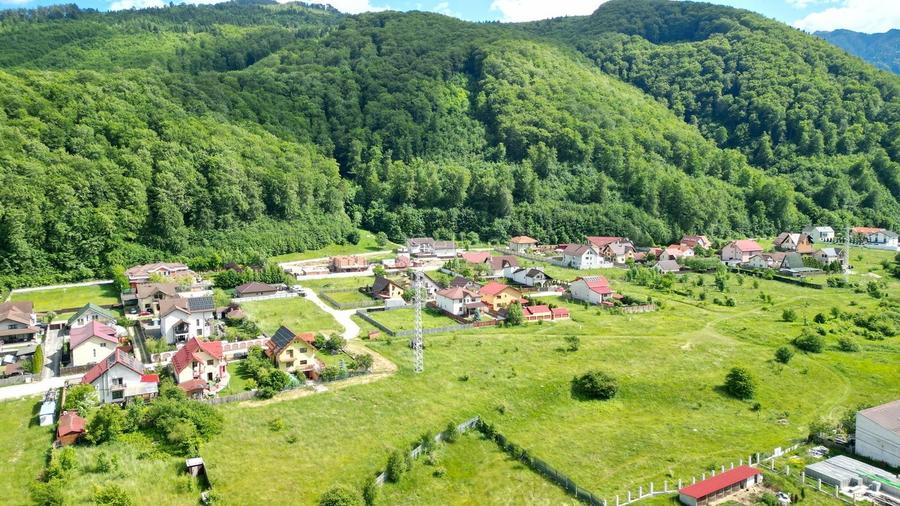 Teren Construcții intravilan de 1025 mp, în Bunloc