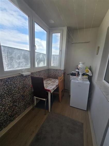 Apartament cu 4 camere semidecomandat, mobilat în Central