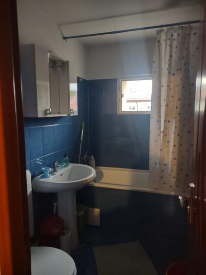 Apartament cu 3 camere decomandat în Tomești