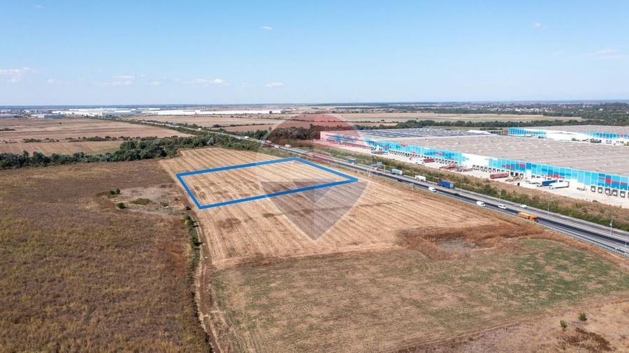 Teren agricol intravilan de 10000 mp, în Bâcu