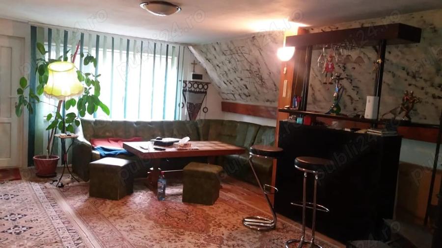 Casă cu Teren 1800 Mp în Grajduri