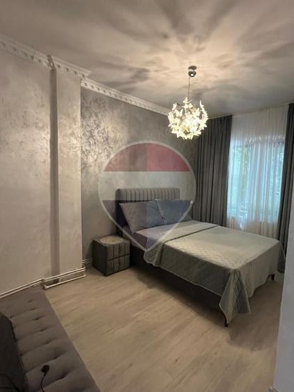 Apartament cu 4 camere semidecomandat, mobilat în Națiunile Unite