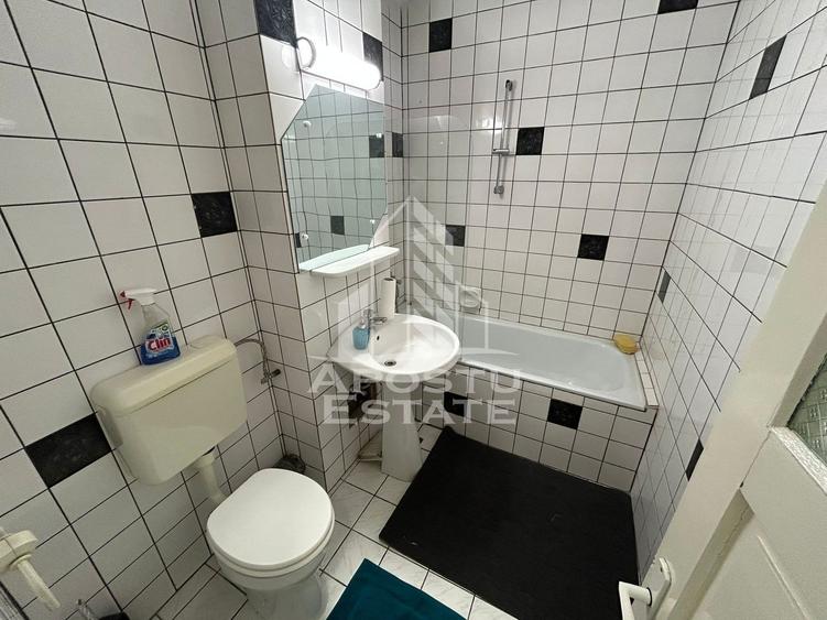 Apartament cu 2 camere decomandat în Aradului