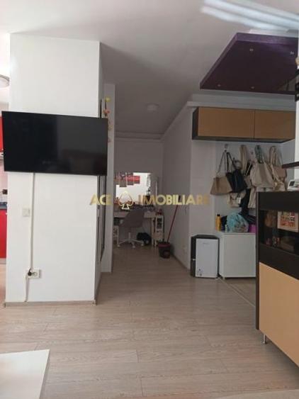 Apartament cu 3 camere decomandat, mobilat în Popești-Leordeni