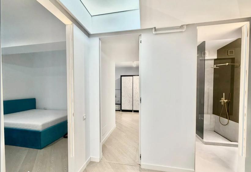 Apartament cu 3 camere semidecomandat în Pipera