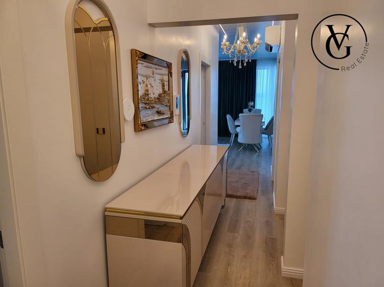 Apartament cu 4 camere decomandat, mobilat în Est