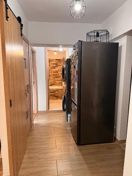 Apartament cu 2 camere decomandat, mobilat în Apărătorii Patriei
