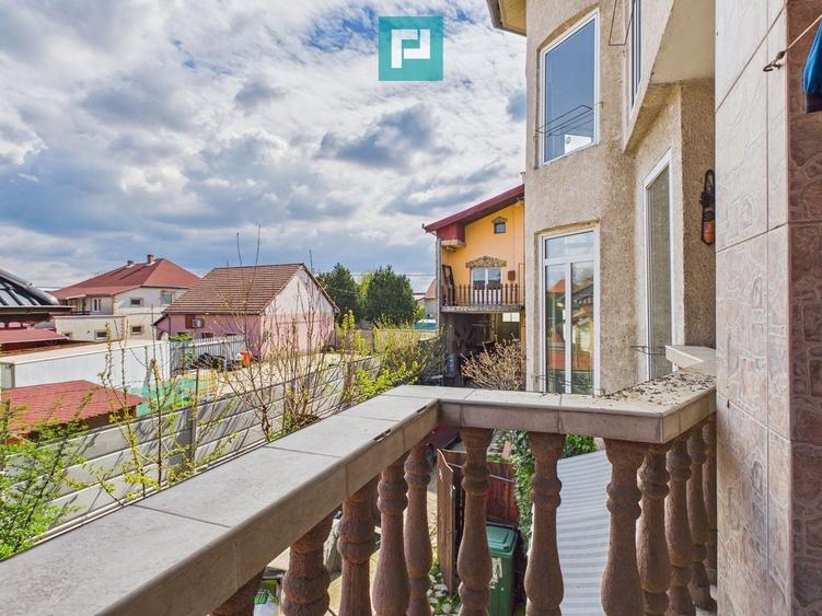 Casă individuală cu 12 camere cu Canalizare în Central